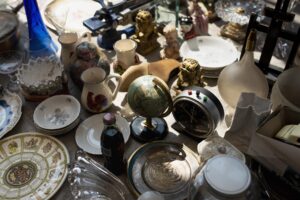 high-angle-vintage-objects-second-hand-market-2-min